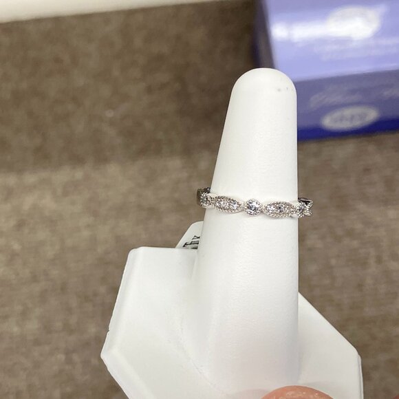 Natural Diamond White Gold Women's Diamond Wedding Ring - Picture 2 of 6